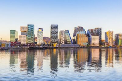 Oslo: Grand City Sightseeing Tour by Bus with Fjord Cruise - Holmenkollen Ski Jump: the quick photo stop with big altitude payoff