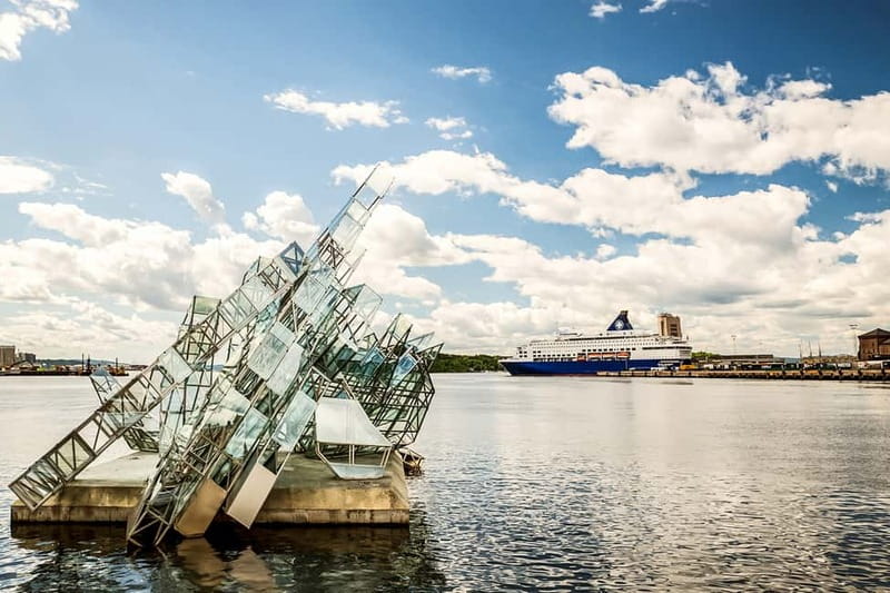 Oslo: Oslo Fjord Sightseeing Cruise by Sailing Ship - Crew energy and the bar: how the trip stays fun, not stiff