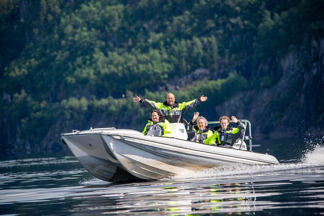 Private Cruise: Mostraumen by Zodiac or Lux Pontoon Boat - Boats and comfort gear: how it affects your day