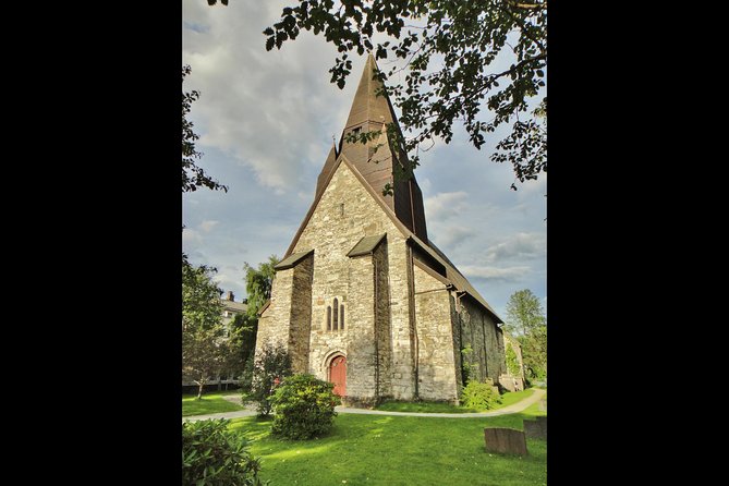 PRIVATE GUIDED TOUR: King of the Fjords – round trip to the Sognefjord, 11 hours - Vik and Hopperstad Stave Church: the old Norway moment