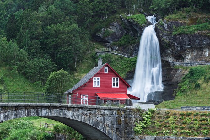 Private Guided Tour of Bergen and the Best of Norwegian Fjords - Steinstøberget rasteplass: apple-tree country and fjord views