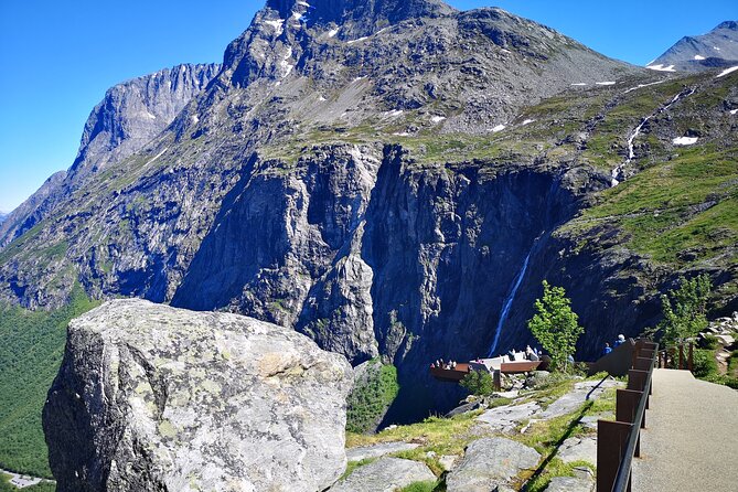 Trollstigen 100% Highlights Fjord to Troll 10 stops 16 seats max - Trollstigen top viewpoint: 863 meters, clean air, and a tree-less feel