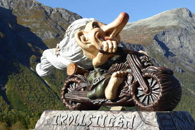 Trollstigen 100% Highlights Fjord to Troll 10 stops 16 seats max - Sjøholt Hotel: Swiss-style landmark stories from the bus window