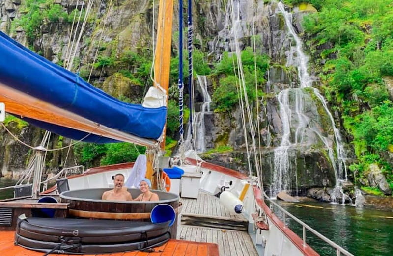 Tromsø: Luxury Summer Fjord Cruise with Lunch & Hot Tub - Key things to know before you go